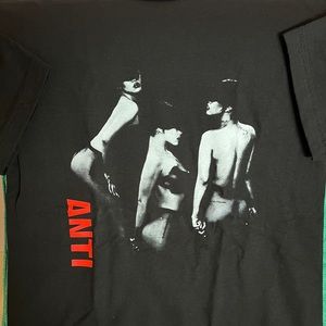 Rihanna “Rih-Issue” Anti Tshirt